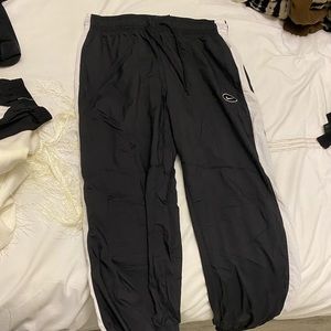 Nike blck track pants size M. Worn once